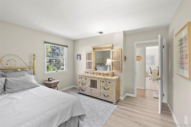 7 Holly Lane, Port Jefferson, NY 11777