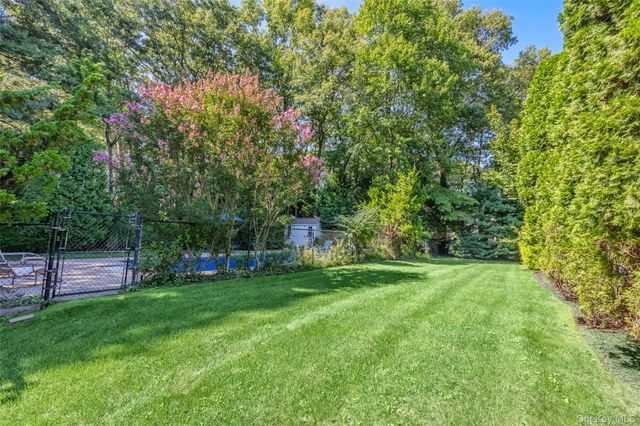 7 Holly Lane, Port Jefferson, NY 11777