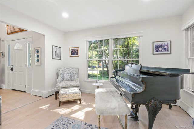 7 Holly Lane, Port Jefferson, NY 11777