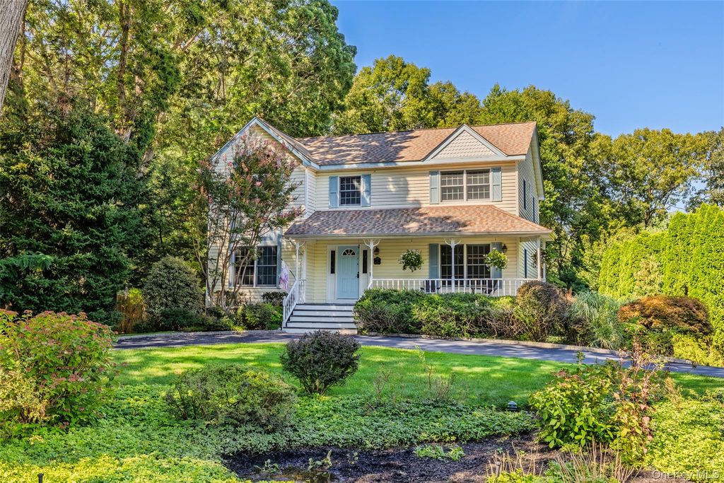 7 Holly Lane, Port Jefferson, NY 11777 — photo 2