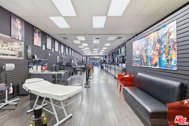 6670 Hollywood Boulevard, Los Angeles, CA 90028