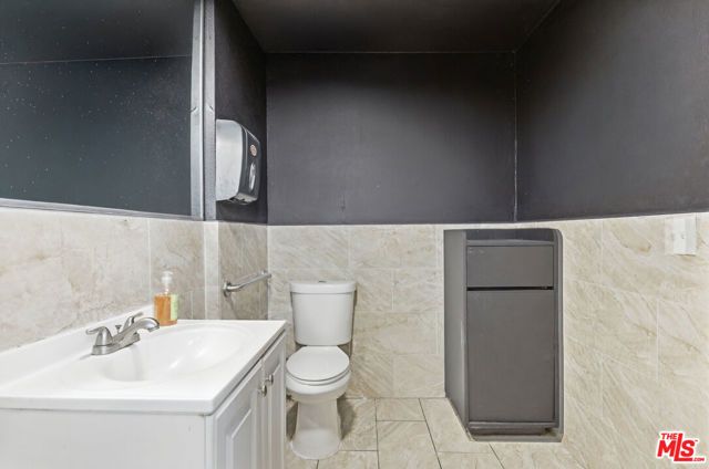 6670 Hollywood Boulevard, Los Angeles, CA 90028