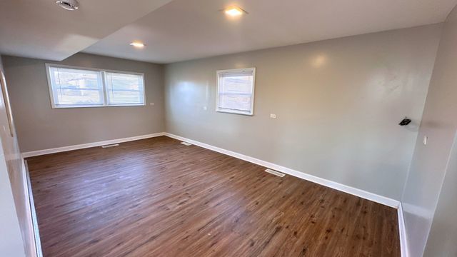 12741 S Manistee Avenue, Chicago, IL 60633