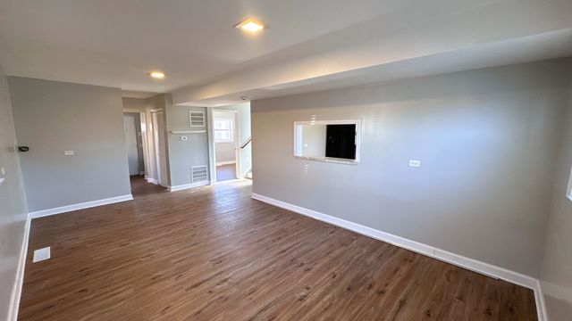 12741 S Manistee Avenue, Chicago, IL 60633