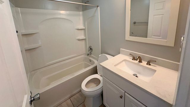 12741 S Manistee Avenue, Chicago, IL 60633