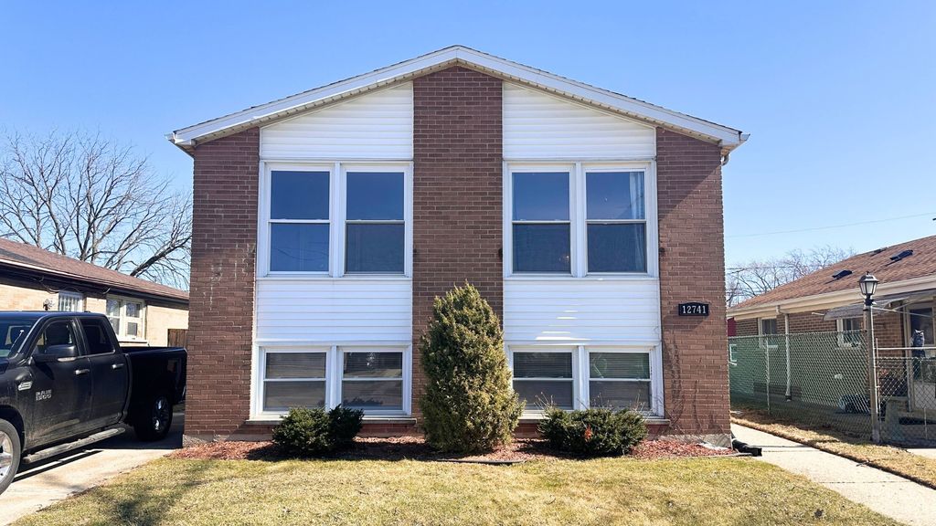 12741 S Manistee Avenue, Chicago, IL 60633