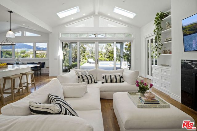 6544 Wandermere Road, Malibu, CA 90265