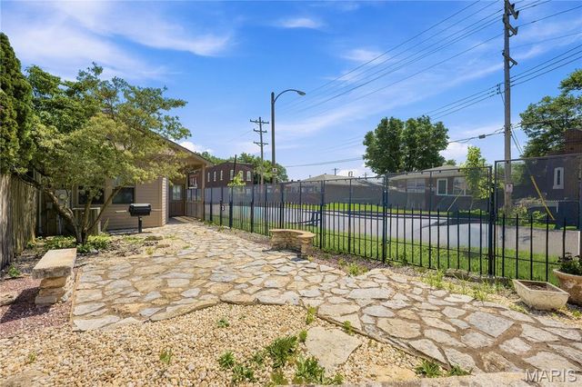 200 W Steins Street, St Louis, MO 63111