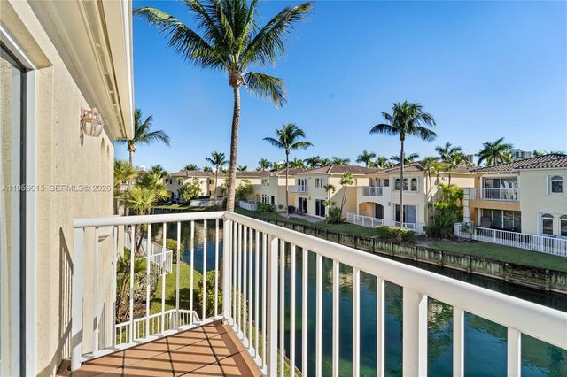 3110 NE 210th Ter, Aventura, FL 33180