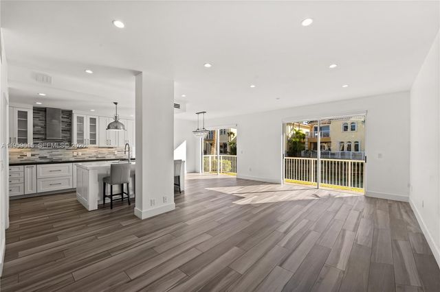 3110 NE 210th Ter, Aventura, FL 33180