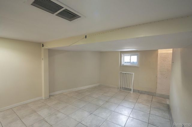 22453 E 10 Mile Road, St. Clair Shores, MI 48080