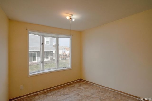 22453 E 10 Mile Road, St. Clair Shores, MI 48080