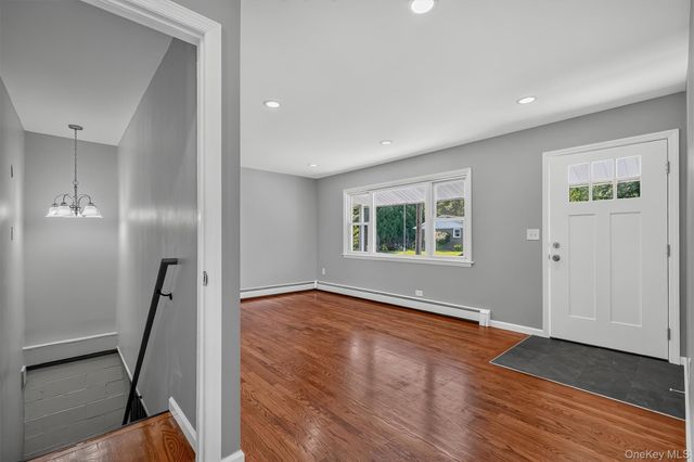 91 Myrtle Avenue, New Windsor, NY 12553