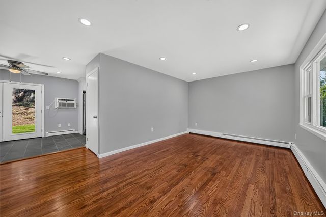 91 Myrtle Avenue, New Windsor, NY 12553