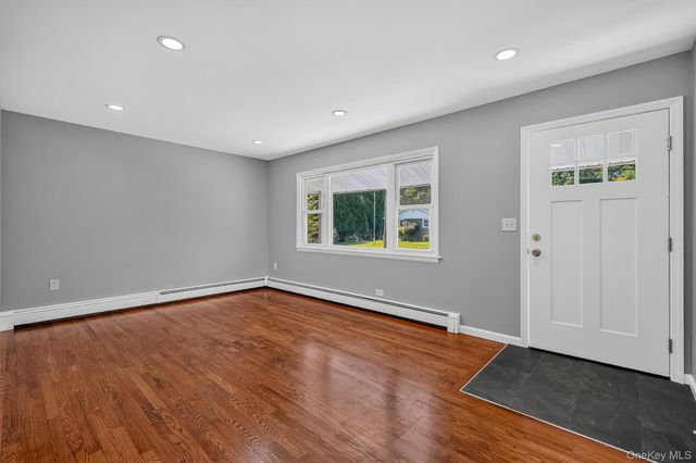 91 Myrtle Avenue, New Windsor, NY 12553