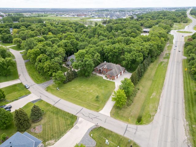 106 50th Avenue E, West Fargo, ND 58078