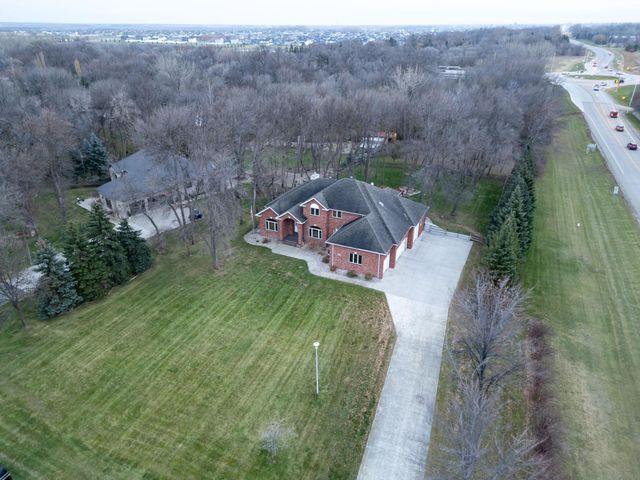 106 50th Avenue E, West Fargo, ND 58078