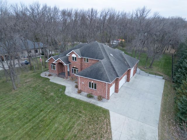 106 50th Avenue E, West Fargo, ND 58078