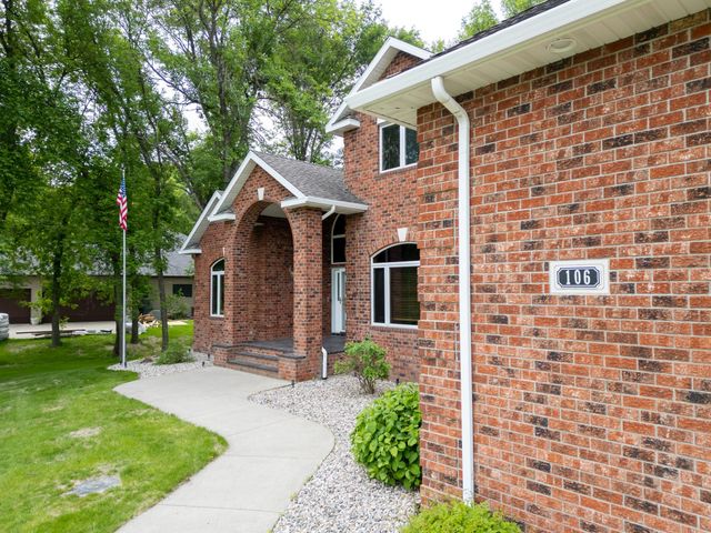 106 50th Avenue E, West Fargo, ND 58078