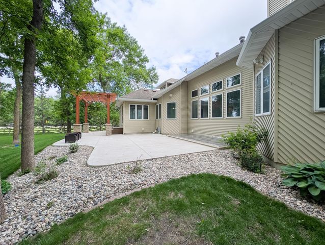 106 50th Avenue E, West Fargo, ND 58078