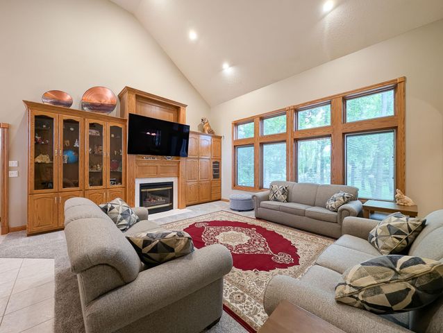 106 50th Avenue E, West Fargo, ND 58078