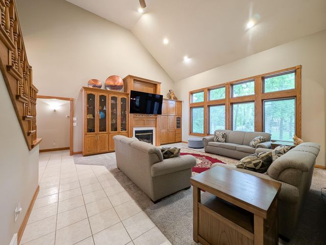 106 50th Avenue E, West Fargo, ND 58078