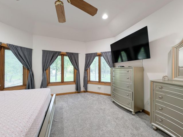 106 50th Avenue E, West Fargo, ND 58078