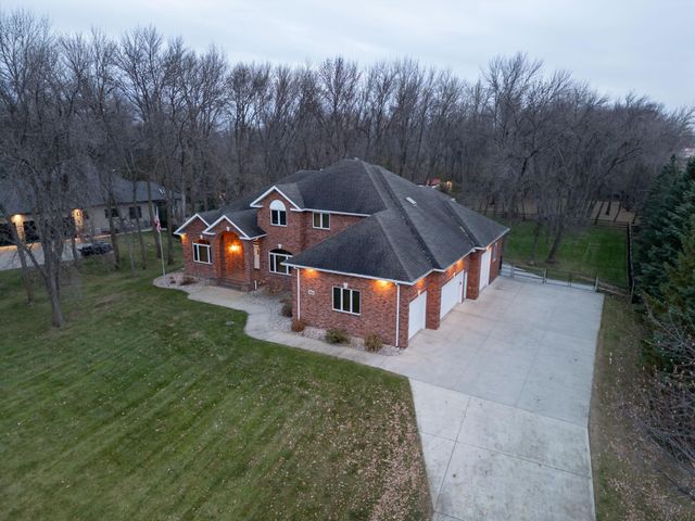 106 50th Avenue E, West Fargo, ND 58078