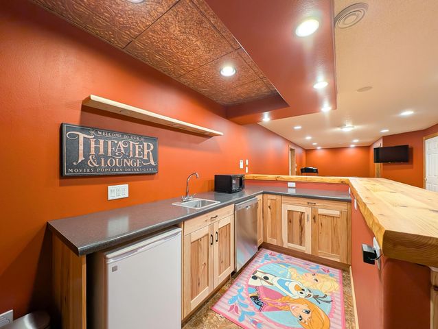 106 50th Avenue E, West Fargo, ND 58078