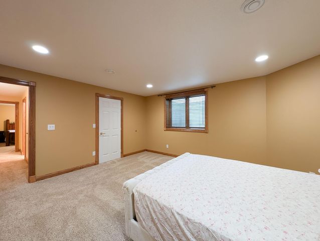 106 50th Avenue E, West Fargo, ND 58078