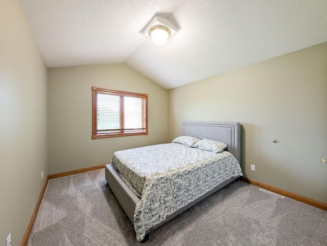 106 50th Avenue E, West Fargo, ND 58078