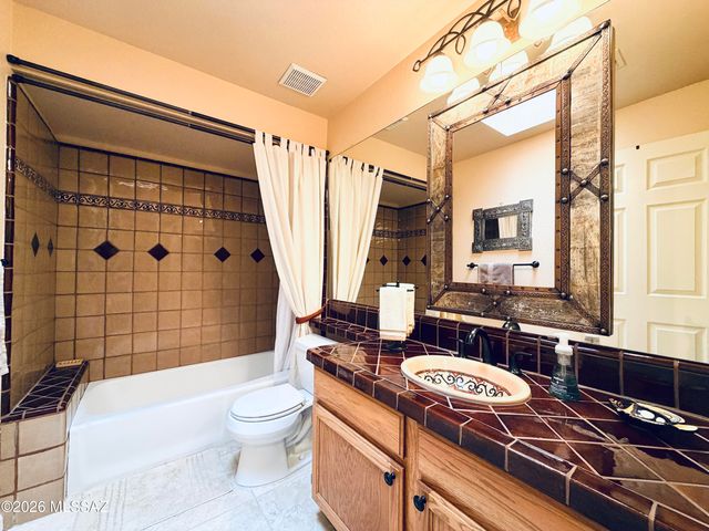 1216 E Camino Diestro, Oro Valley, AZ 85704