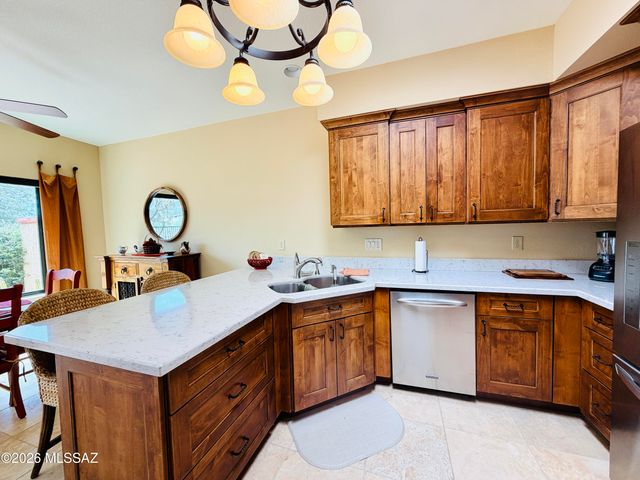 1216 E Camino Diestro, Oro Valley, AZ 85704