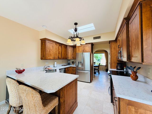 1216 E Camino Diestro, Oro Valley, AZ 85704