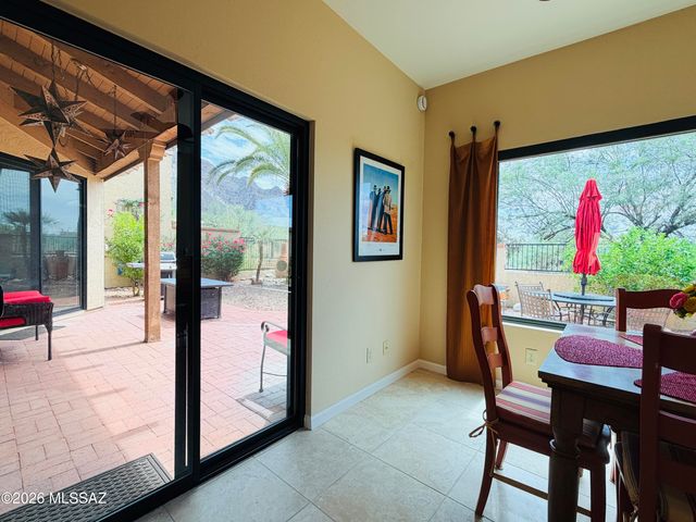 1216 E Camino Diestro, Oro Valley, AZ 85704