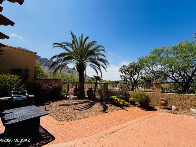 1216 E Camino Diestro, Oro Valley, AZ 85704