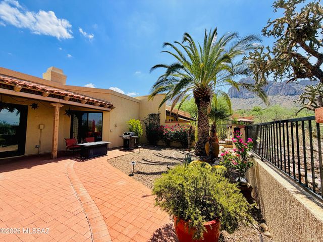 1216 E Camino Diestro, Oro Valley, AZ 85704