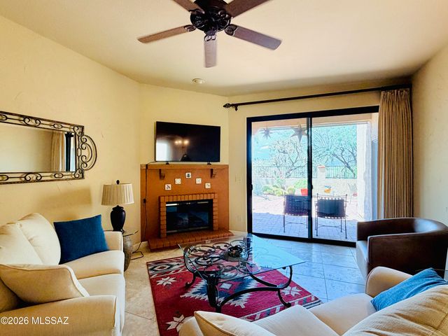 1216 E Camino Diestro, Oro Valley, AZ 85704
