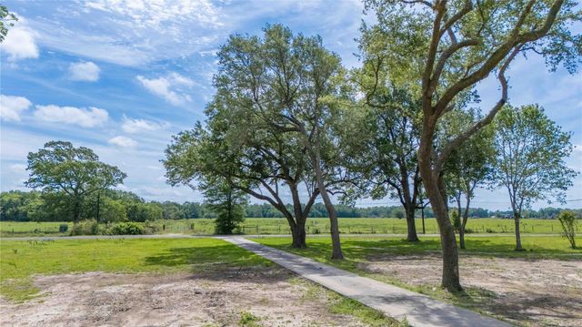 1604 County Road 2003 S, Hardin, TX 77575