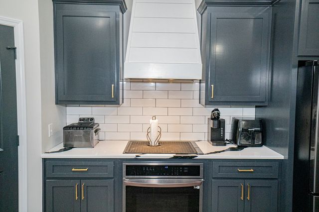 1960 E 134, Headland, AL 36345