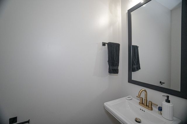 1960 E 134, Headland, AL 36345