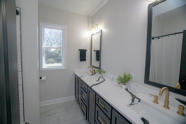 1960 E 134, Headland, AL 36345