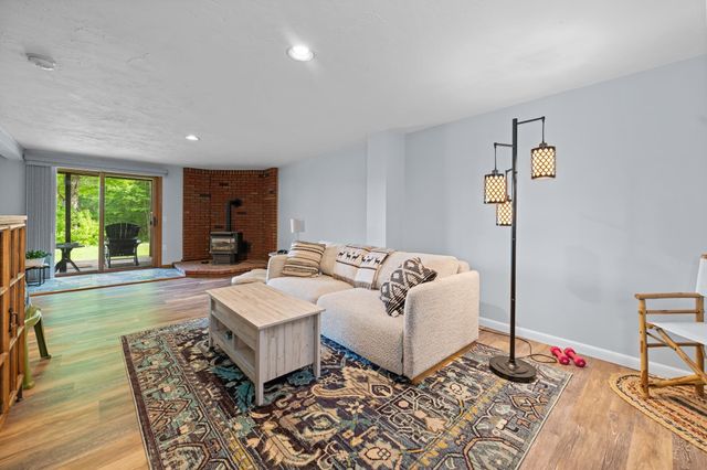 21 Village West Dr Unit 15, Alexandria, NH 03222