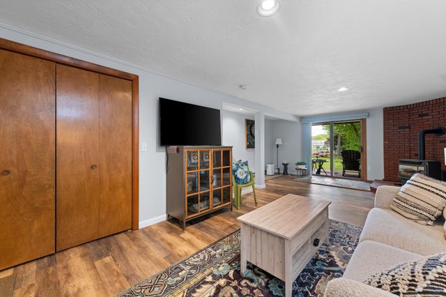 21 Village West Dr Unit 15, Alexandria, NH 03222