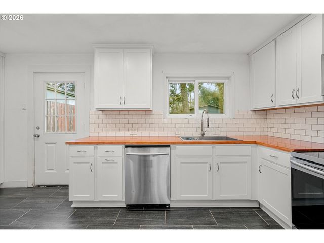 12317 Se TIBBETTS St, Portland, OR 97236