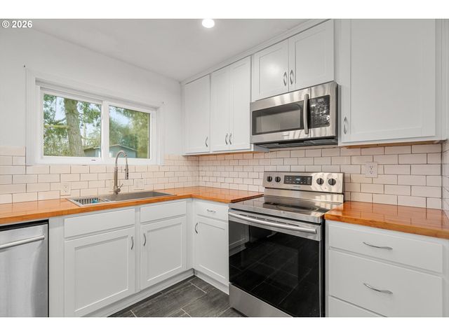 12317 Se TIBBETTS St, Portland, OR 97236