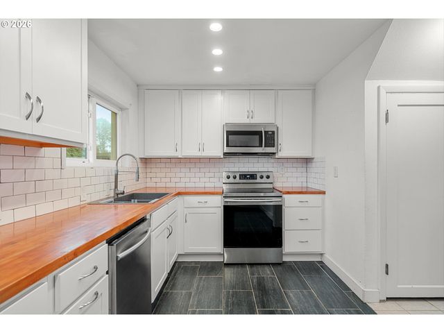 12317 Se TIBBETTS St, Portland, OR 97236