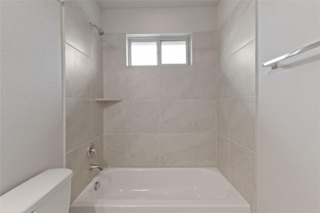 180 Macarthur DR, Leander, TX 78641