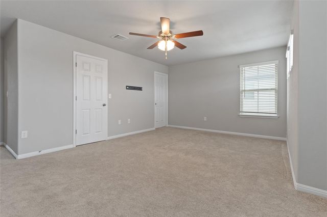 180 Macarthur DR, Leander, TX 78641