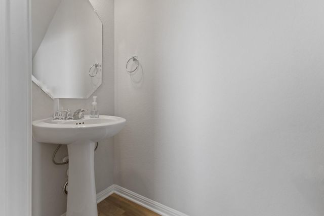 180 Macarthur DR, Leander, TX 78641